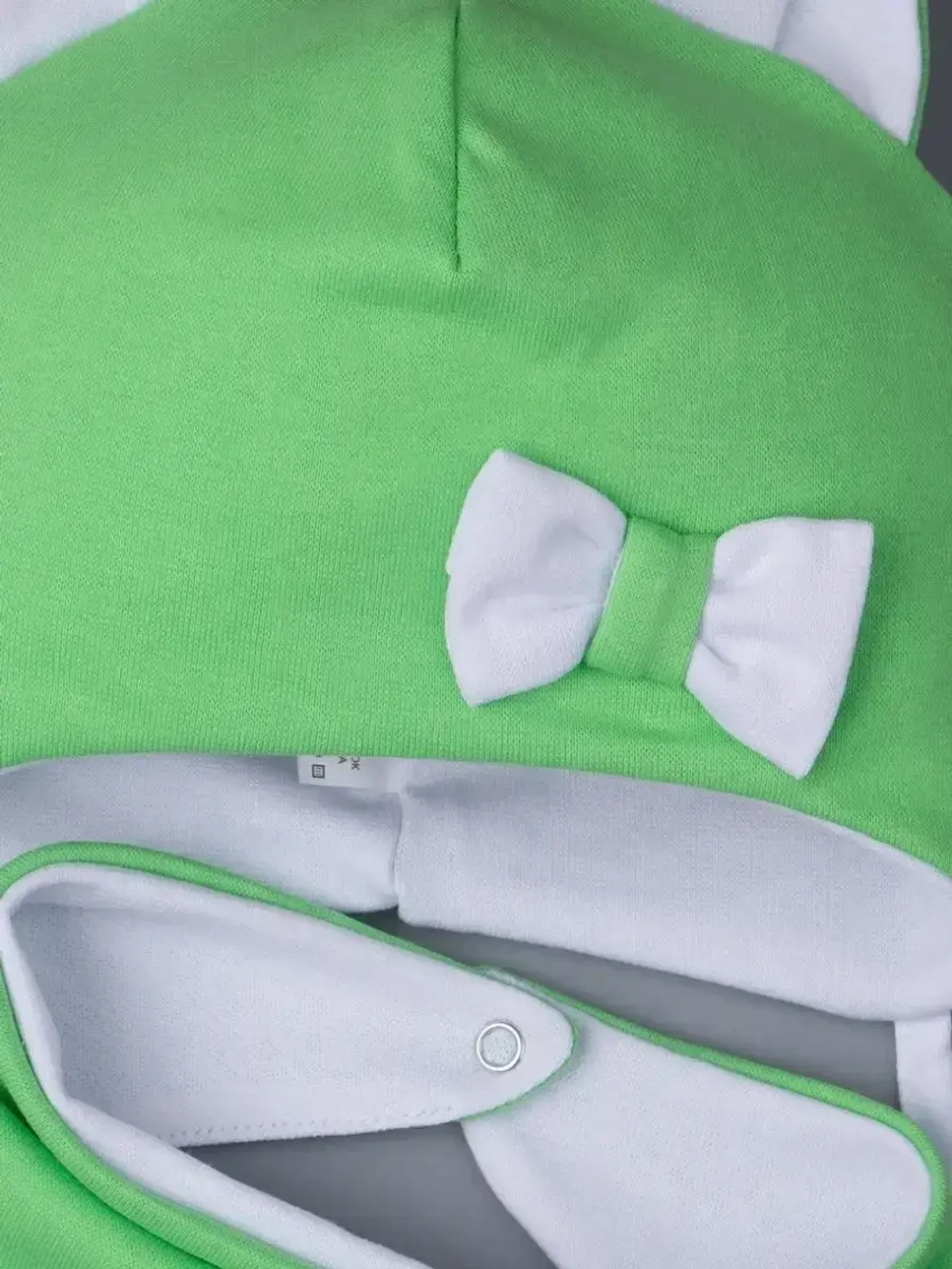 Шапка для девочки с ушками осенняя и снуд