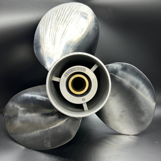 Гребной винт Mercury Bravo Two (3x18-3/4х17) (19 шлицев) (Правого вращения) (Cталь)