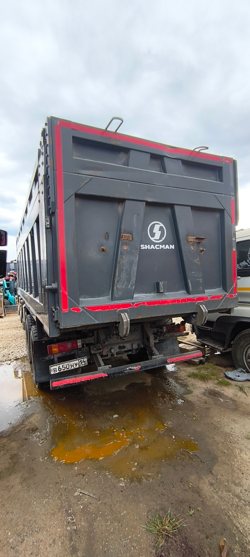Shacman (Shaanxi) SX* 8x4 Самосвал SX33186V366 (Дизельный, 11,6 л, 423 л.с., МТ)