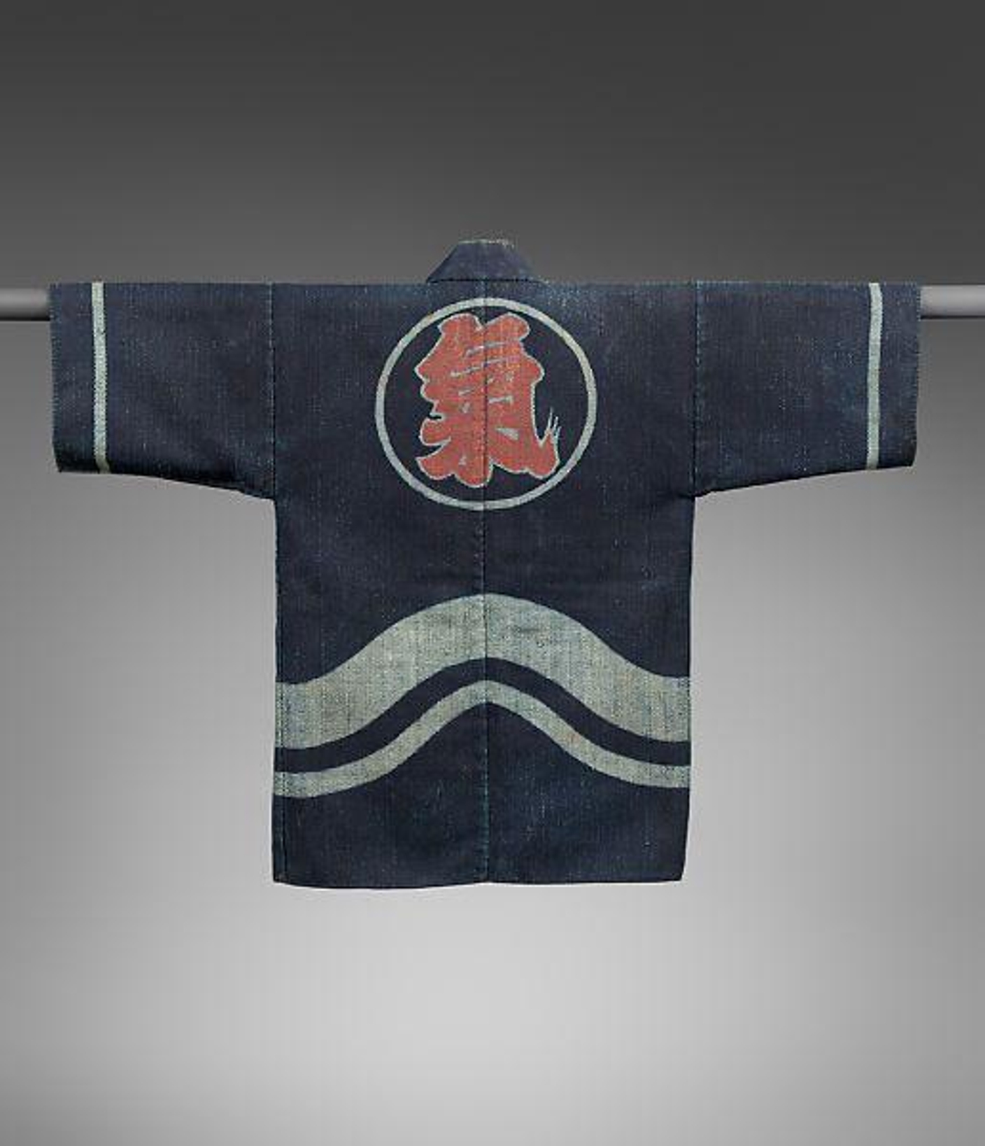 Скрытый код: О чём молчат узоры на японской рабочей униформе?