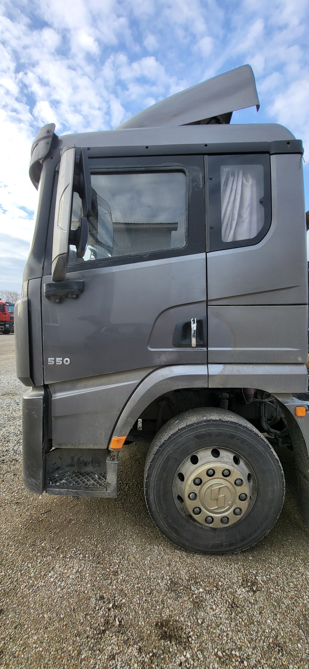 Shacman (Shaanxi) SX* 4x2 Седельный тягач SX418853381 (Дизельный, 12,5 л, 544 л.с., АТ)