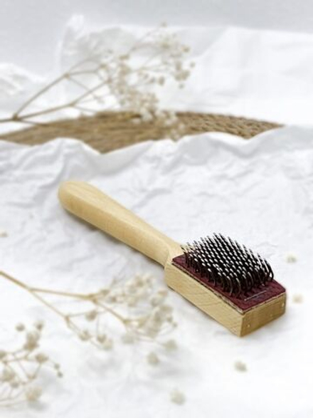 Щетка в кожаном чехле для обуви