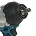 Makita DTW1002Z аккумуляторный ударный гайковерт (без АКБ и ЗУ)