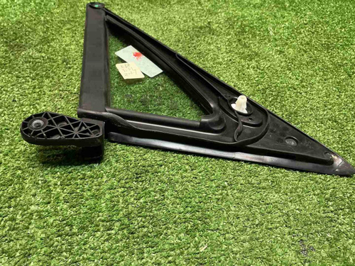 Форточка передняя левая Hongqi H9 (2020-н.в.)