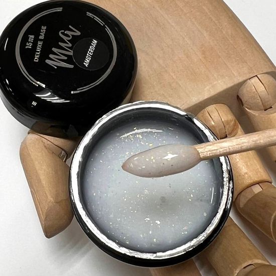 База камуфлирующая Delux Amsterdam Mia 15 мл