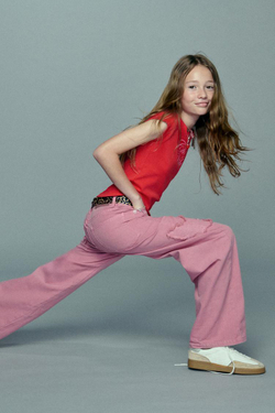 ZARA ДЖИНСЫ WIDE LEG С ВЫШИВКОЙ В ВИДЕ БАБОЧЕК, ЦВЕТ ФУКСИИ