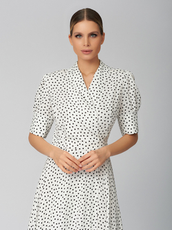 Платье в горох на запах, белое