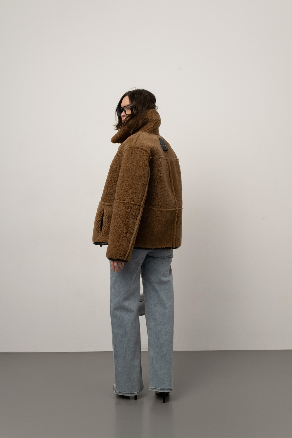 Чёрно-коричневая двусторонняя шуба-дублёнка