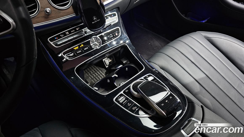 Mercedes-Benz E-Class W213 E300e 4MATIC Exclusive (09.2020)