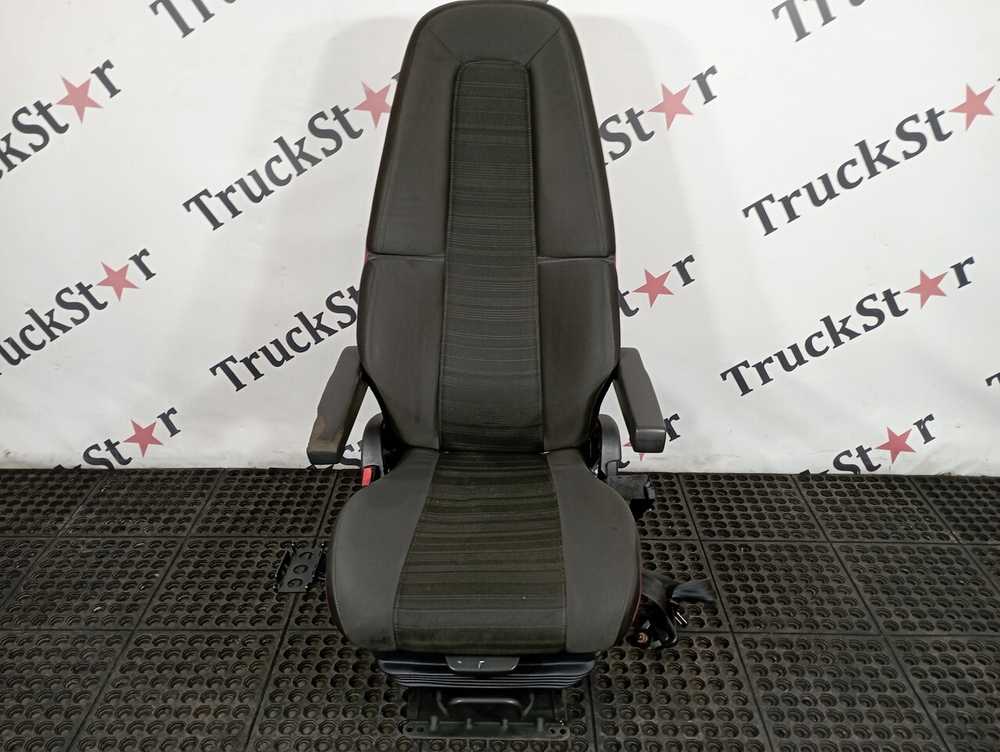 Сиденье водительское пневматическое