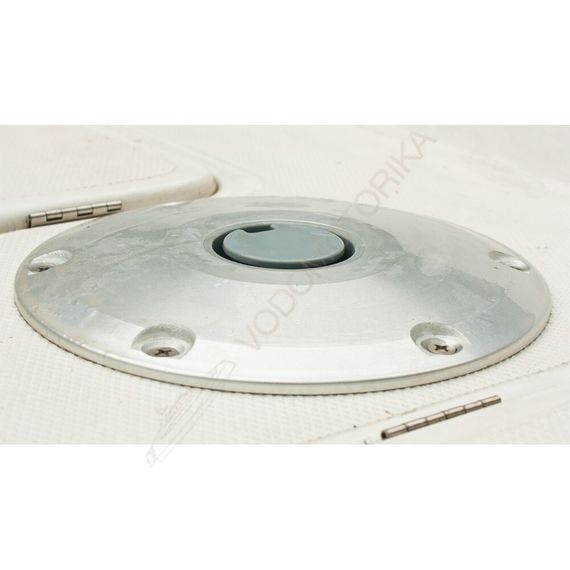 Стеклопластиковая лодка NISSAMARAN Laker V 450 ( с креслами и реллингами )