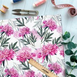 Ткань лён пёстрые розовые георгины на бежевом фоне