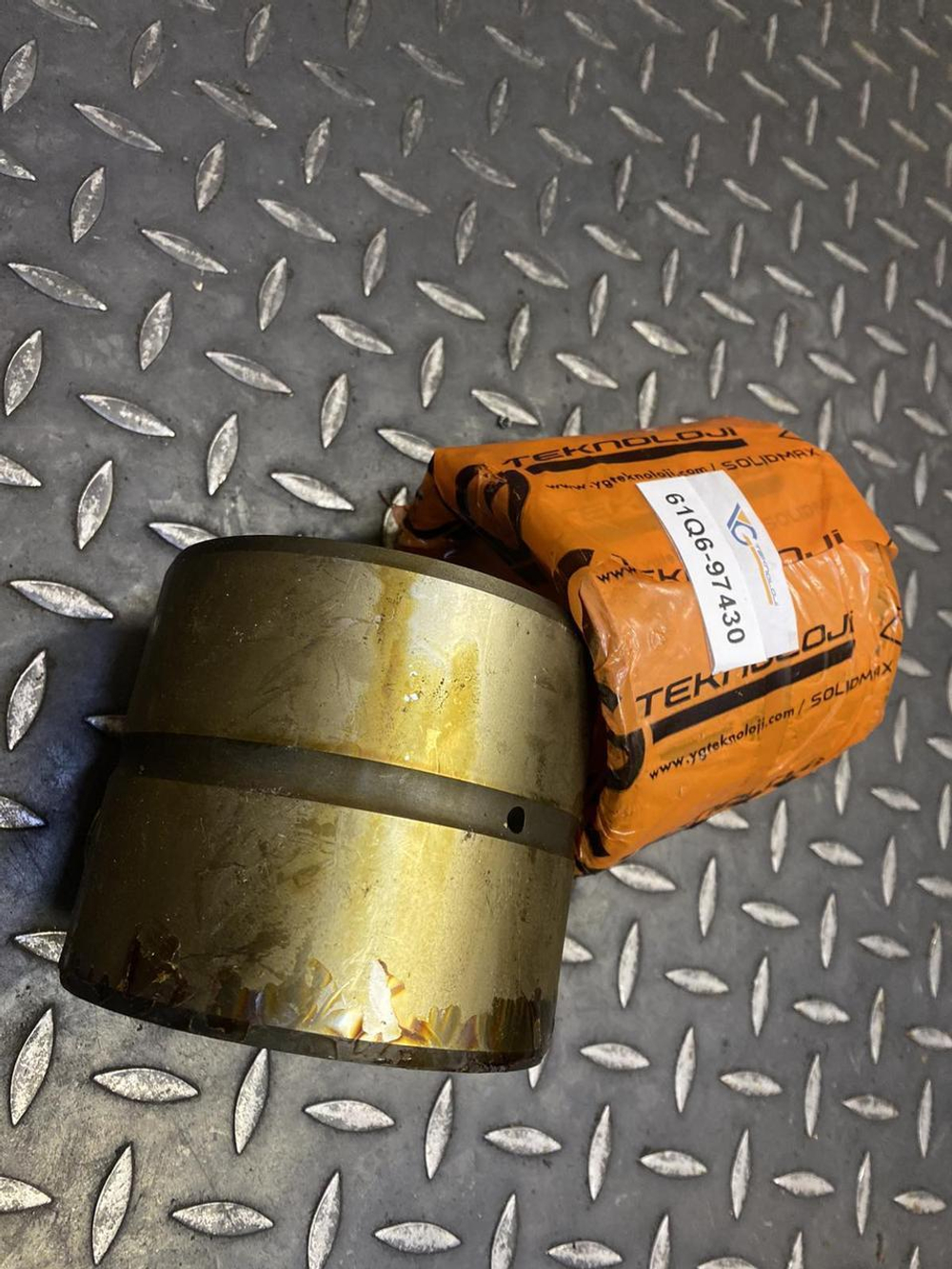 Втулка 61Q6-97430