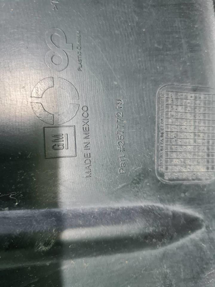 Бампер задний Cadillac SRX 2 (2009-2016)