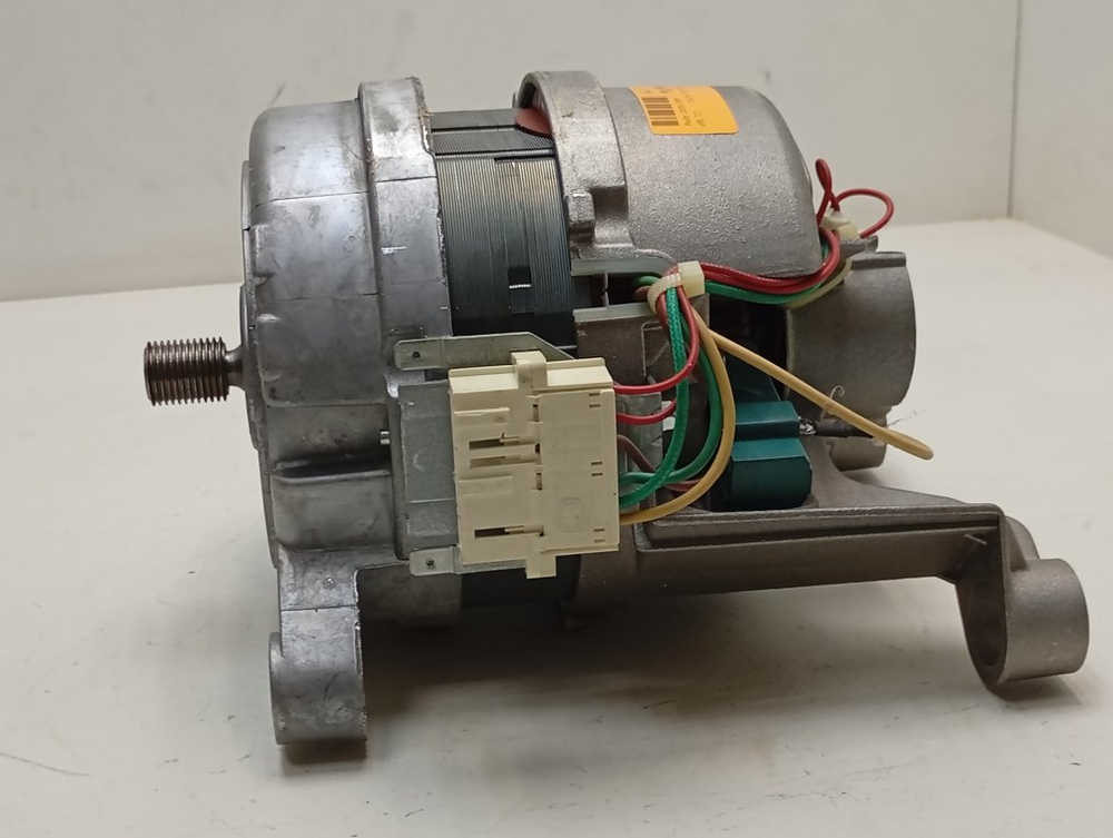 WISL62CSI кт55 Двигатель для стиральной машины Indesit 250007499 б/у