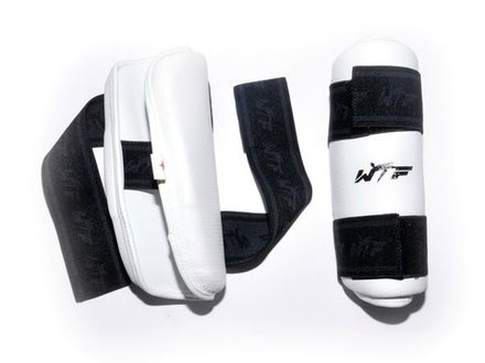 Защита предплечья для тхеквондистов. Размер M.  ZTT-019-B