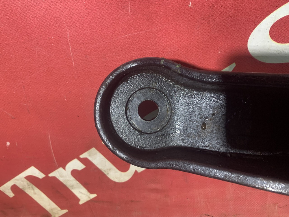 Кронштейн пневморессоры правый 2023 г