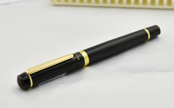 Перьевая ручка Ohto Proud FF-15PD (черная, перо Fine)