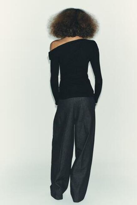 ZARA МЯГКАЯ АСИММЕТРИЧНАЯ ФУТБОЛКА, ЧЕРНЫЙ