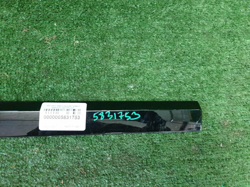 Молдинг двери задний правый Bentley Bentayga (2015-2020)