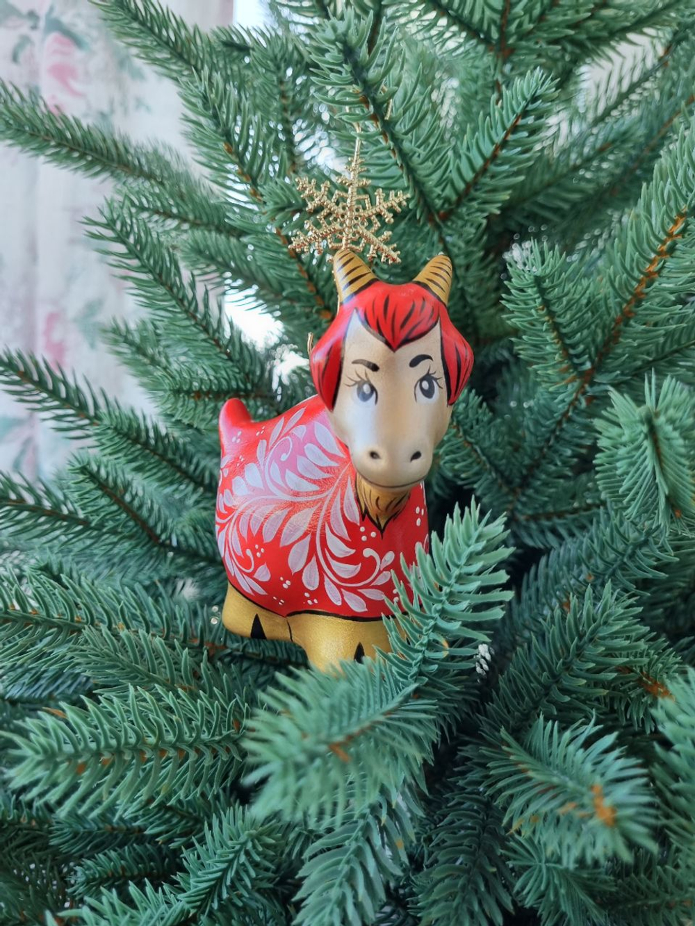 Фарфоровая игрушка огненная коза