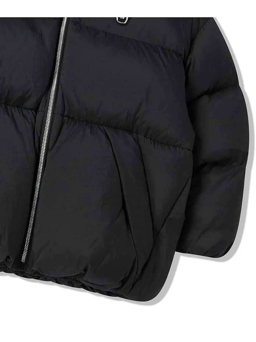 Куртка с капюшоном средней длины