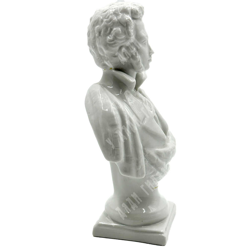 Скульптура Пушкин А.С., бюст. СССР, Дулевский фарфоровый завод, 1983. Автор Бржезицкая А.Д.