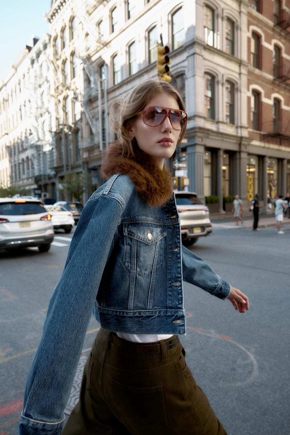 ZARA ДЖИНСОВАЯ КУРТКА С ИСКУССТВЕННЫМ МЕХОМ, ВЫЦВЕТШИЙ СИНИЙ