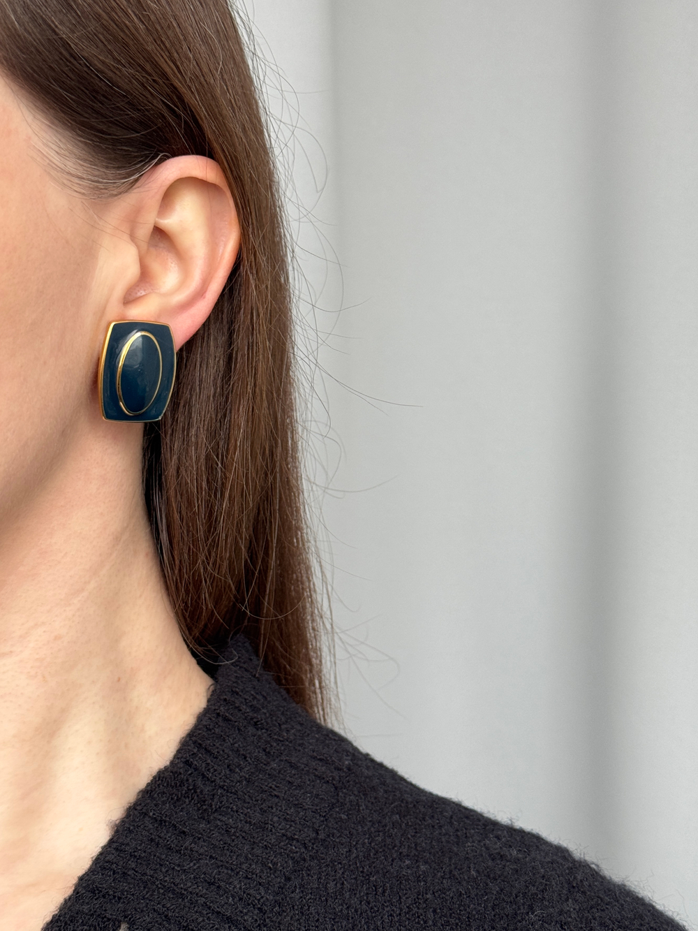 Серьги с тёмно-синей эмалью Monet