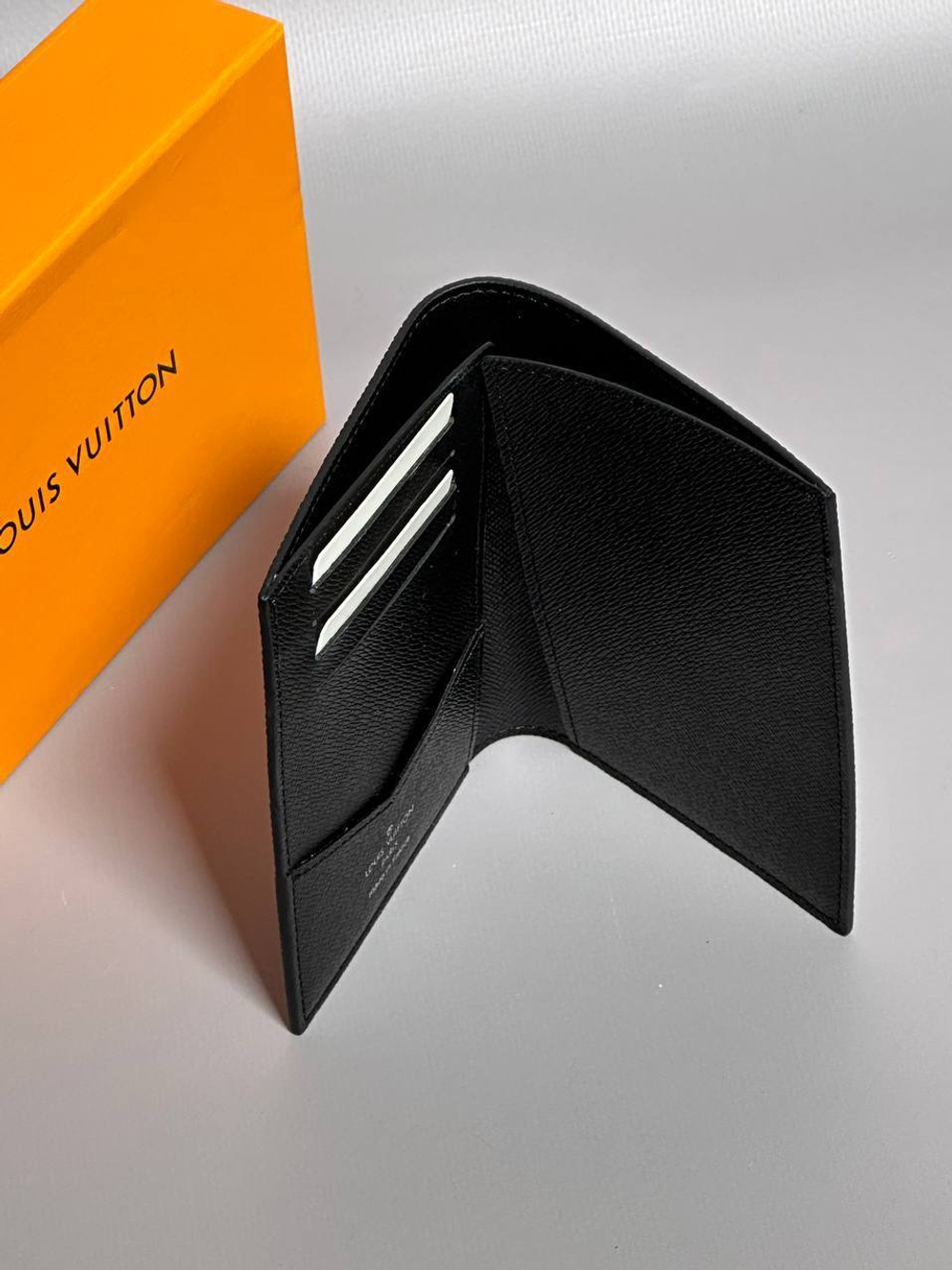 Обложка для паспорта Louis Vuitton