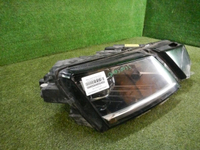 Битая Фара правая Skoda Octavia A7 (2017-2020) LED