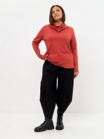 Лонгслив с цельнокроеным воротником