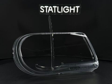 Правое стекло фары Chrysler 300C 1 2007-2011