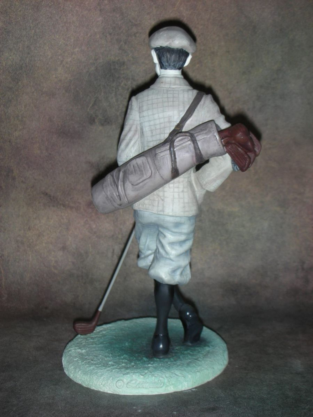 Статуэтка. Фарфор. Гольфист. The Leonardo Collection. Англия