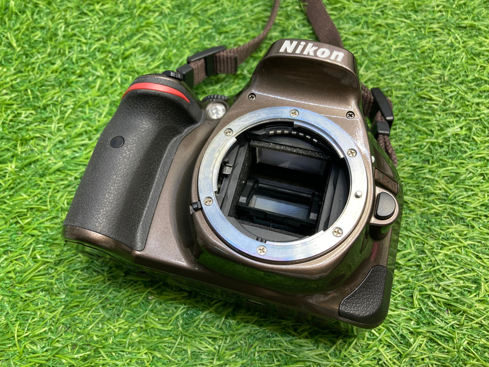 Nikon D5200 + 18-55mm Коричневый (3.400 кадров)