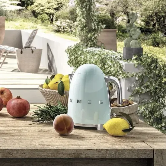 Электрический чайник Smeg KLF03PGEU, объем 1,7 л, пастельный зеленый