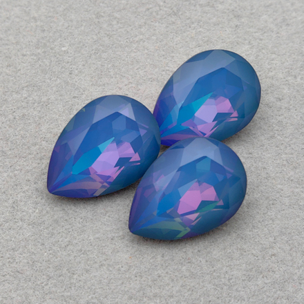 Swarovski 4320 Pear FS, White Opal Heliotrope F