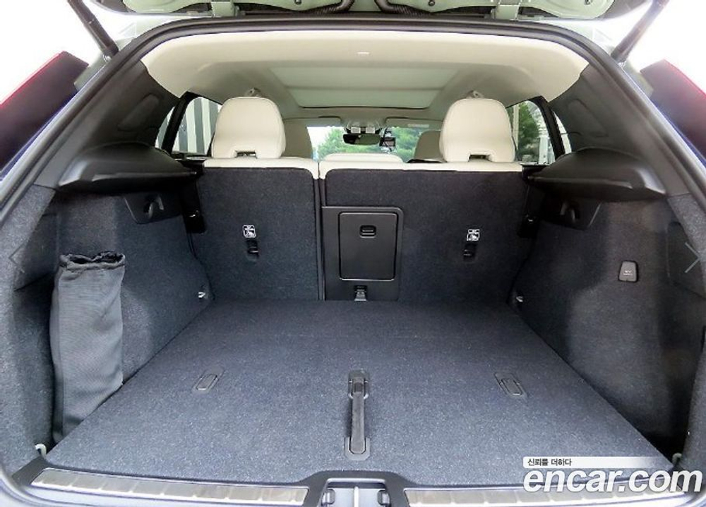Volvo XC40 B4 Ultimate Bright (08.2023)