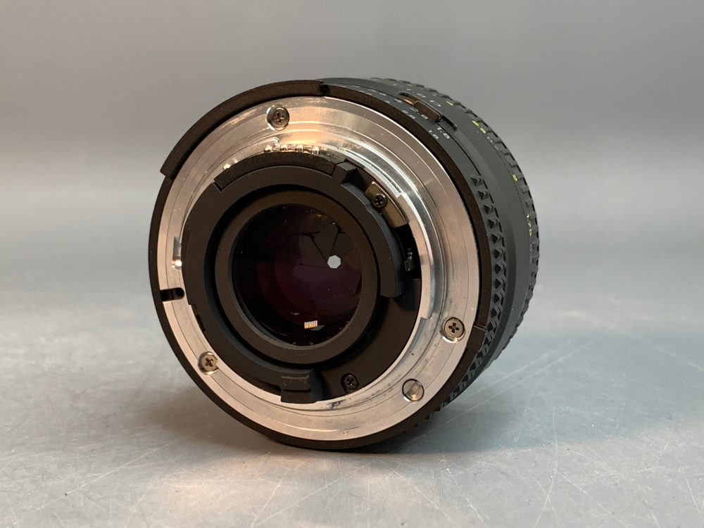 Nikon 50mm f/1.8D AF Nikkor