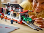 Конструктор LEGO City 60445 Грузовик с автомобилями RB20 и AMR 24 F1