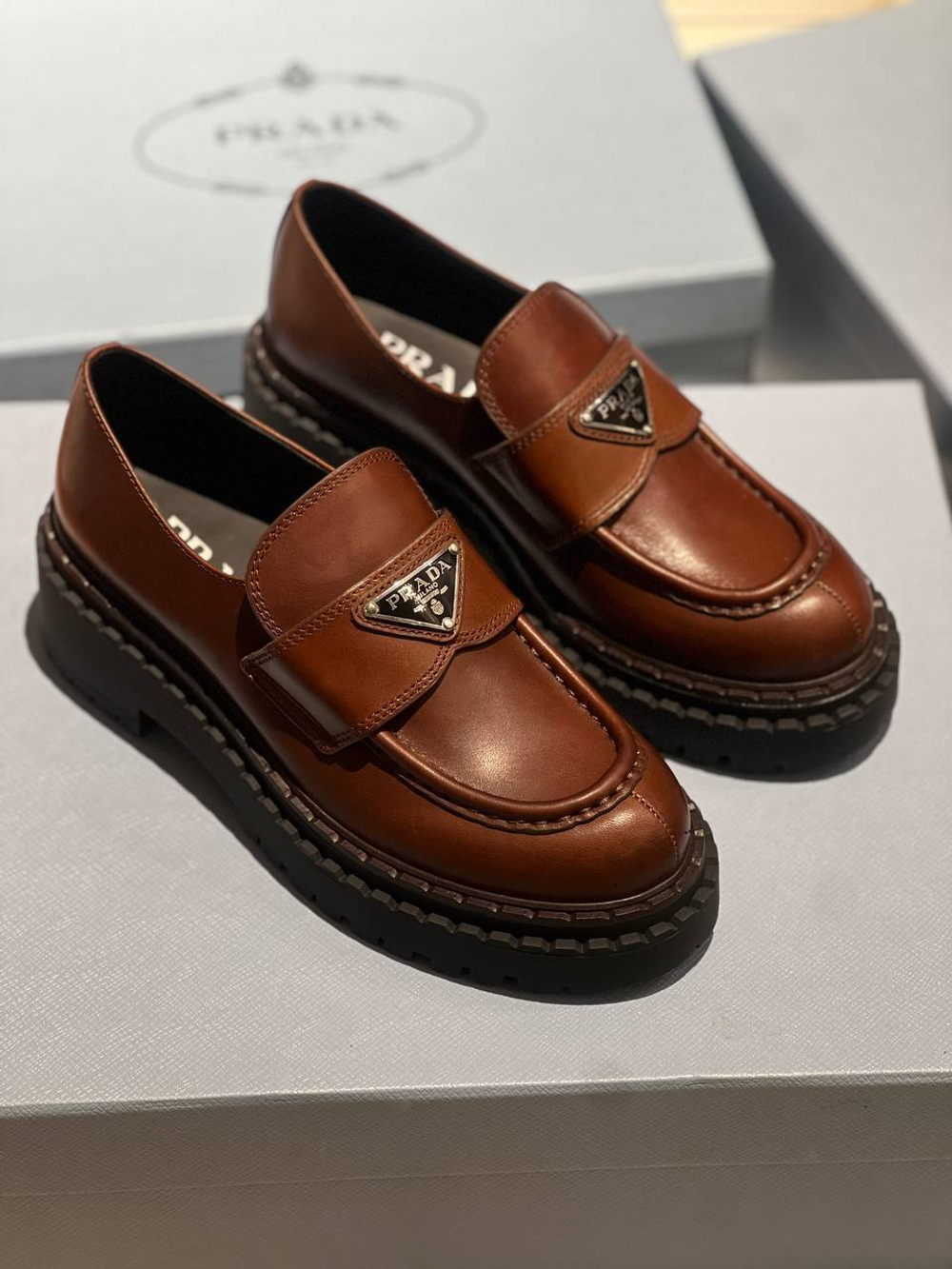 Лоферы Prada