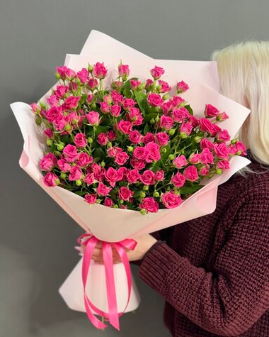 Букет с 21 кустовыми розами сорта "Alicia"