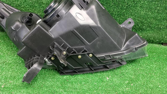 Фара левая Chevrolet Cruze (2008-2012) галоген