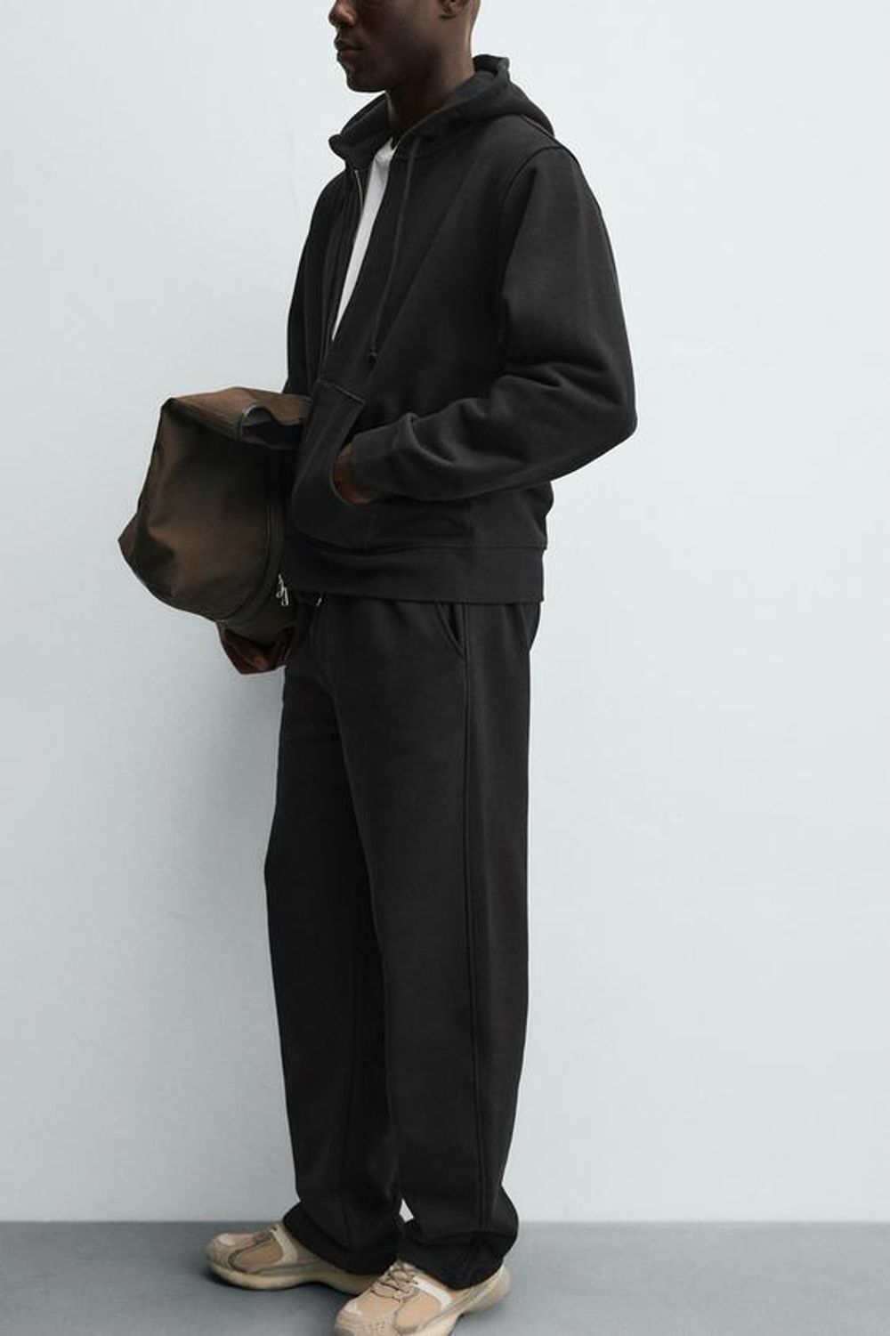 ZARA БРЮКИ-ДЖОГГЕРЫ СТАНДАРТНОЙ ПОСАДКИ, ЧЕРНЫЙ