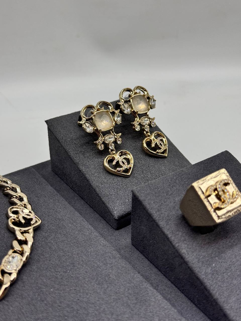 Серьги CHANEL