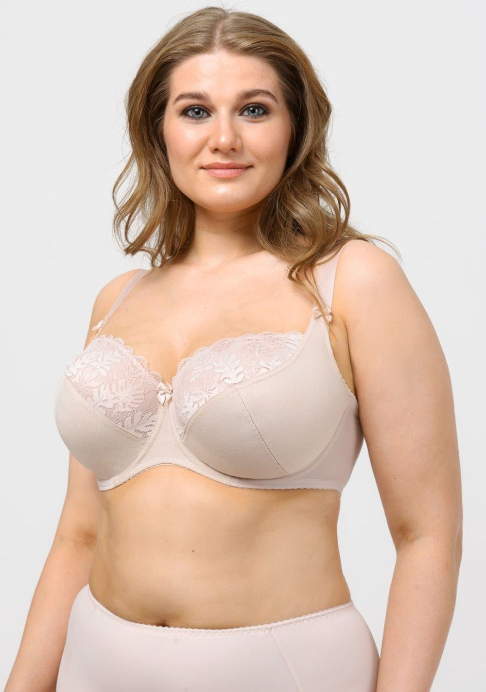 Бюстгальтер на каркасах с украшенной кружевом чашкой (Размер: 90D) (Цвет: черный)