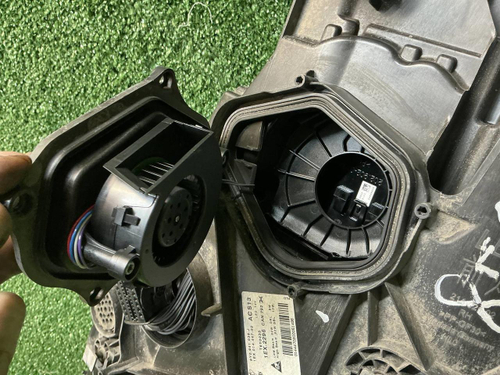 Фара правая Porsche Cayenne 3 (2017-2023) LED