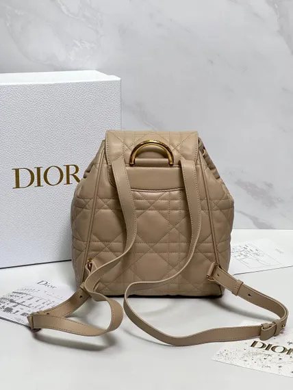 Рюкзак Dior Caro светло-коричневый, модель среднего формата