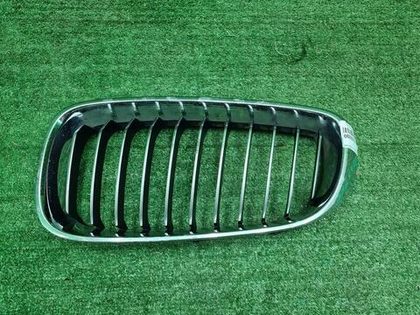 Решетка радиатора левая BMW 3er F34 (2013-2019)