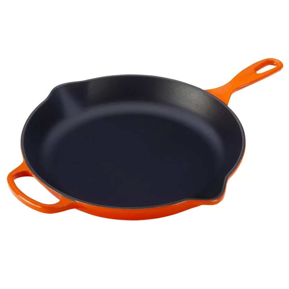 Le Creuset - Сковорода чугунная 23см Пламя / артикул   20182230900422  / GTIN 024147240679